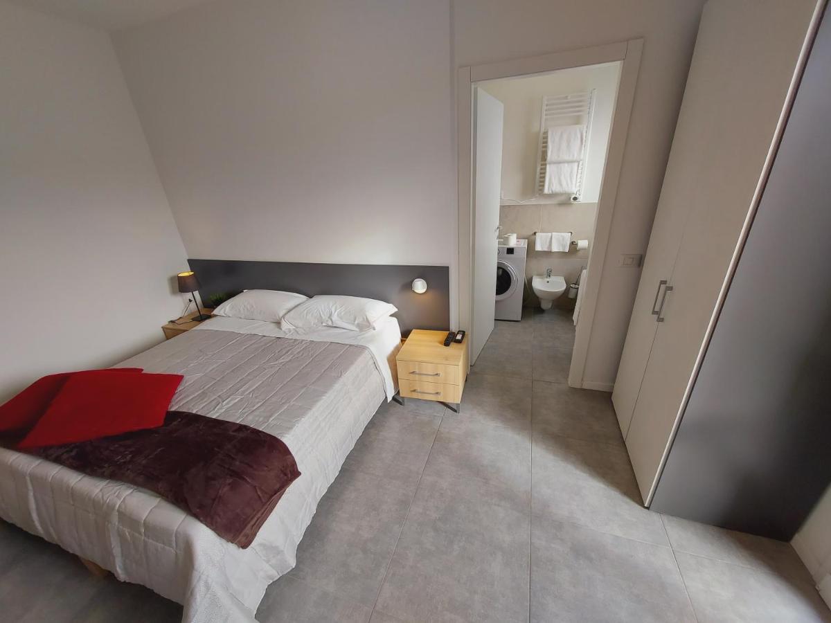 Residenza Delizia Camere & Appartamenti "Residenze Del Cuore"ヴェローナ エクステリア 写真