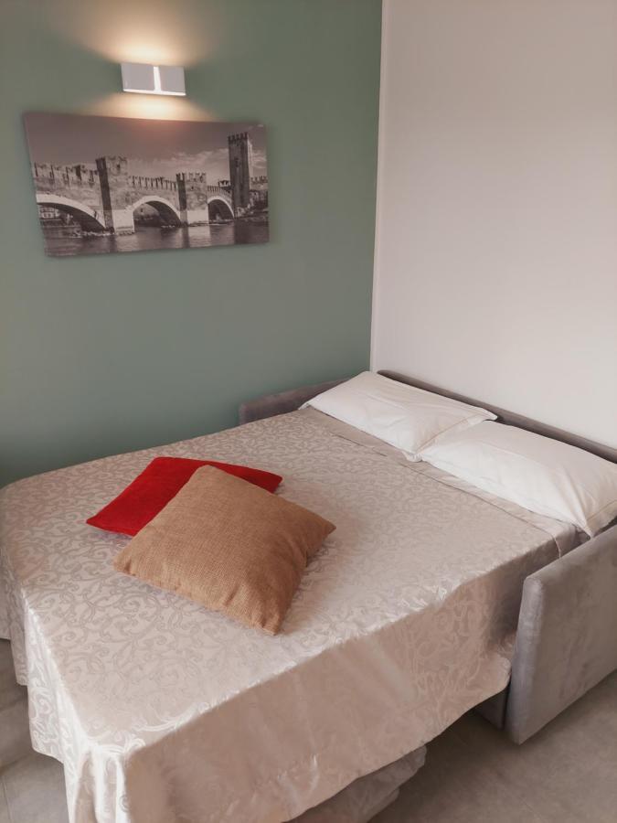 Residenza Delizia Camere & Appartamenti "Residenze Del Cuore"ヴェローナ エクステリア 写真
