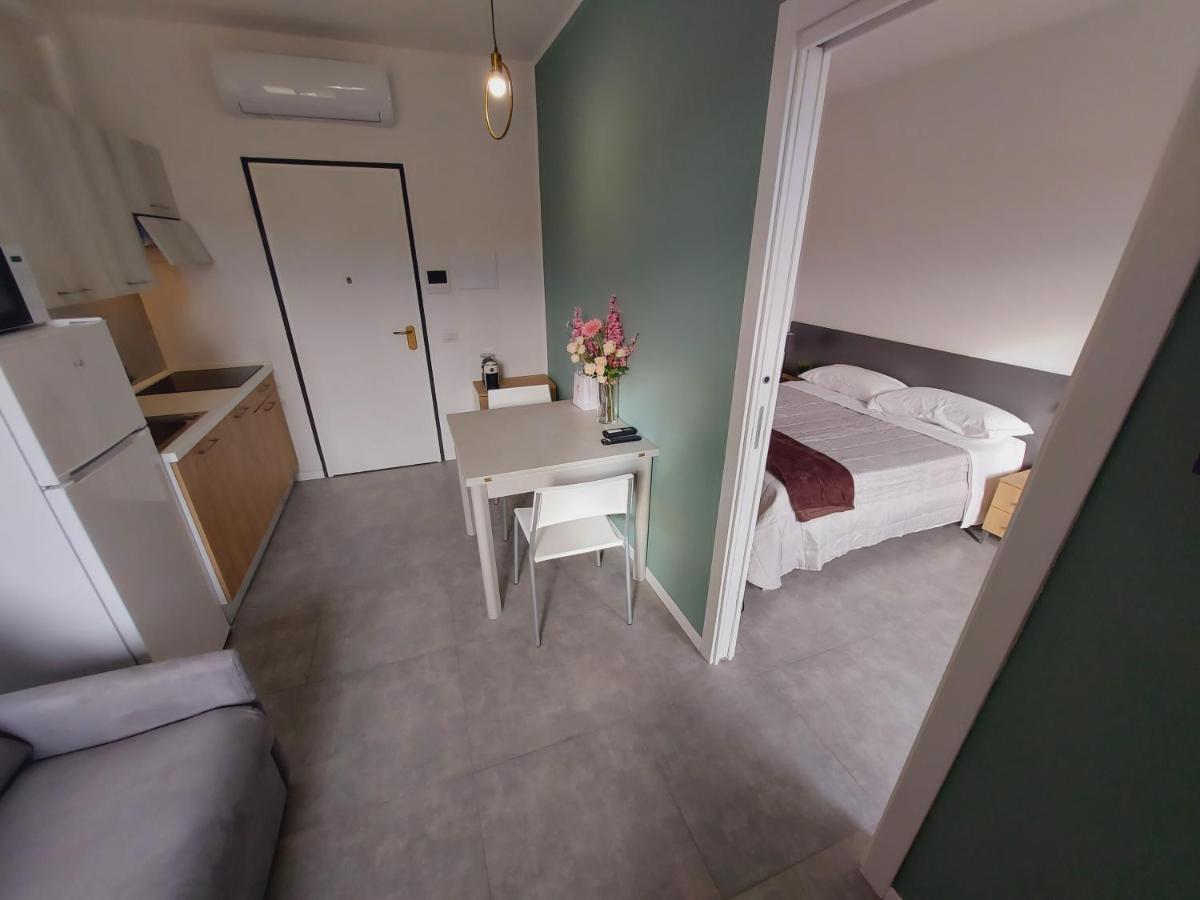 Residenza Delizia Camere & Appartamenti "Residenze Del Cuore"ヴェローナ エクステリア 写真